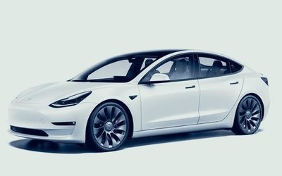 特斯拉Model 3再出事？偏離行駛車(chē)道撞上公交護(hù)欄